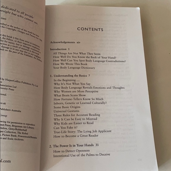 The Definitive Book of Body Language by Pease - Picture 4 of 5